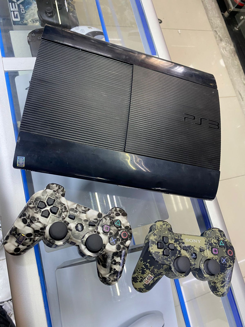PlayStation 3 Super Slim 500GB – 70 Juegos + 2 Controles Inalámbricos